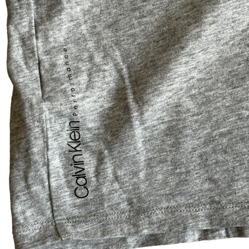 CALVIN KLEIN PERFORMANCE WOMANS CROP TOP SZ L